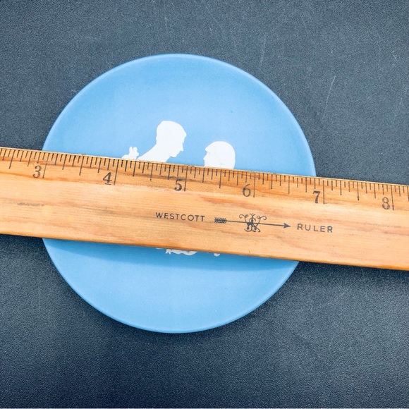 Wedgwood Royal Birth 1982 Blue Jasperware plate 4”. Charles and Diana FLAWLESS - Picture 4 of 4